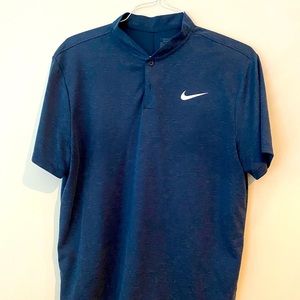 💥 Nike Golf Henley Modern Fit - Size XL 💥